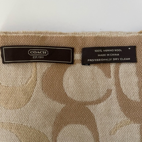[Coach] Signature Reversible Muffler Cream and Tan Scarf w/Fringe - Picture 6 of 6